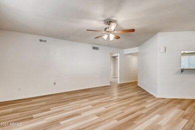7-098832869-09 Living Room