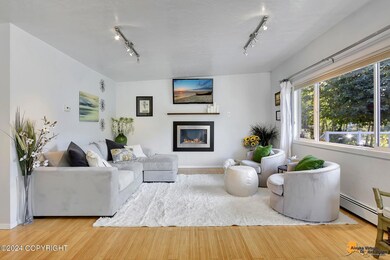 Open sunny living