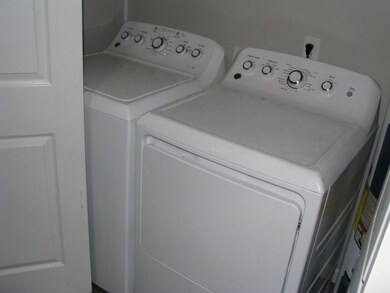 114 E Cedar St, Shelbyville, TN 37160 - photo 6