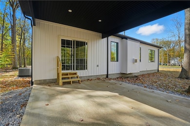 603 Oriole Dr, Roaming Shores, OH 44084 - photo 2