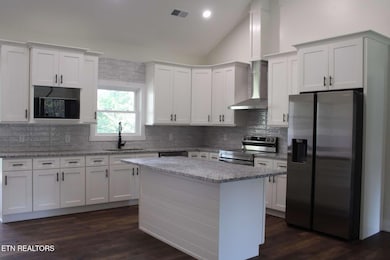 Upstairs Kitchen (3)