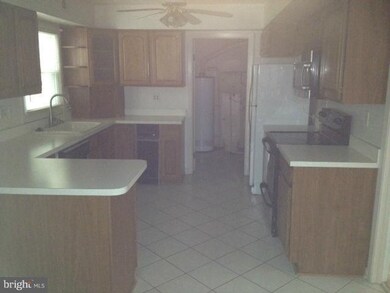 13031 Victoria Heights Dr, Bowie, MD 20715 - photo 4