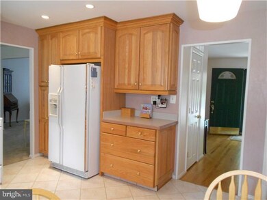 129 Roberts Dr, Somerdale, NJ 08083 - photo 4