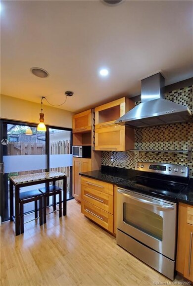 Gorgeous !Fully Remodeled Kitchen