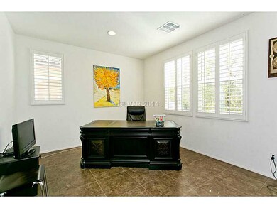 Studio/Study/Office.