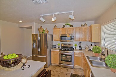 7 Kitchen 2