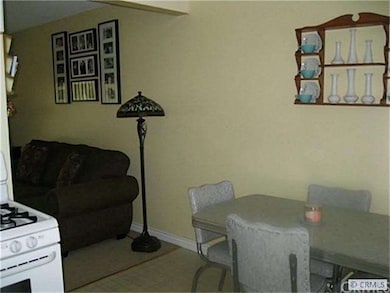 Living Room/Kitchen
