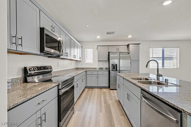 2843 Azure Breeze Ln unit 4, Las Vegas, NV 89183 - photo 5