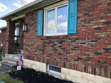 315 Diamond St, Slatington, PA 18080 - photo 4