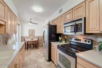 10511 W Highwood Ln, Sun City, AZ 85373 - photo 2