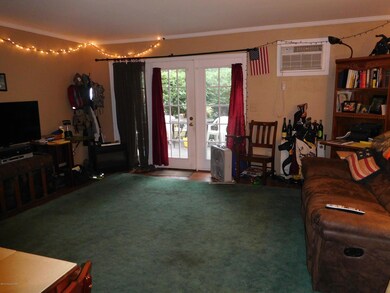 137 N 5th St, Stroudsburg, PA 18360 - photo 4