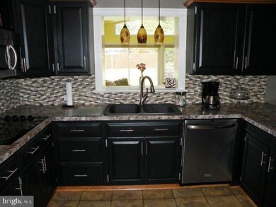 340 E Conestoga St, New Holland, PA 17557 - photo 7