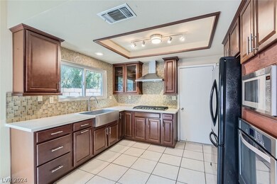 Stainless steel gas cooktop, wall mounted oven and
