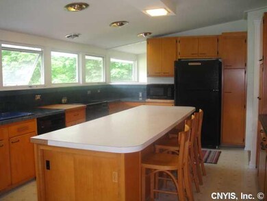 Kitchen Uber cabinets in this kitchen, sleek desig
