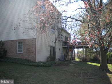 1908 Aubrey Place Ct, Vienna, VA 22182 - photo 2
