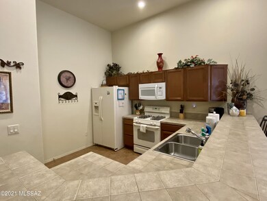 Fully stocked kitchen!