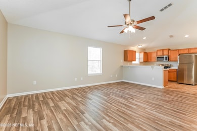 017-photo-living-room-12492784