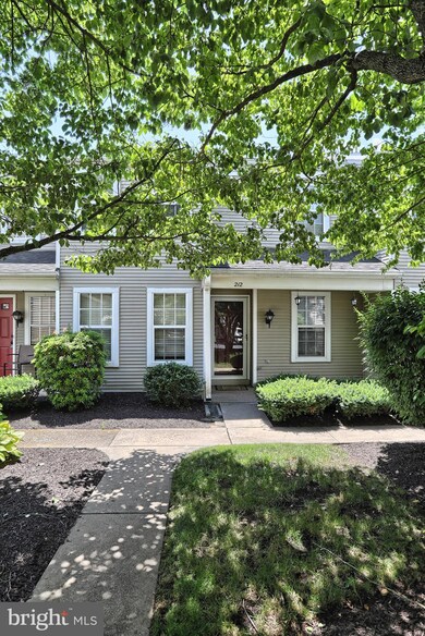 212 Barrington Ct, Palmyra, PA 17078 - photo 5