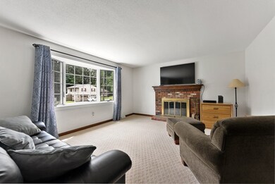 147 Albert St, West Springfield, MA 01089 - photo 4