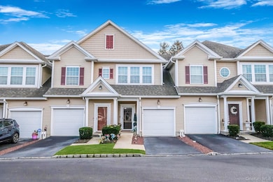 119 Wildwood Cir, Holtsville, NY 11742 - photo 2