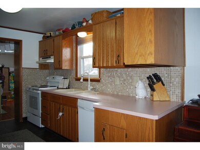 612 Emerson Ave, Reading, PA 19605 - photo 6