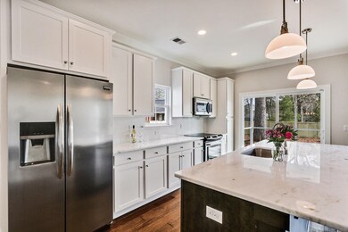 Kitchen Breakfast Bar