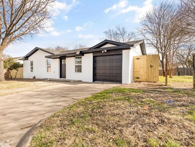 525 Phillips St, Cleburne, TX 76033 - photo 4