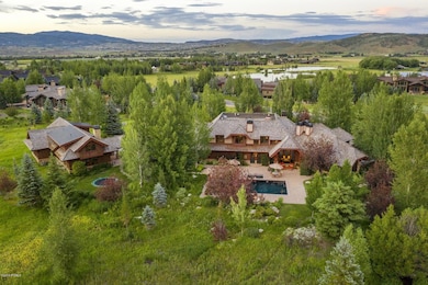 Aerial-View_1800x1200_3319301