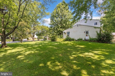 2212 Carol Ln, Norristown, PA 19401 - photo 7