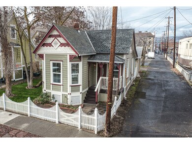 409 Laughlin St, the Dalles, OR 97058 - photo 3