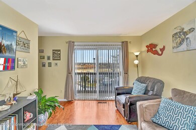 06-Living Room