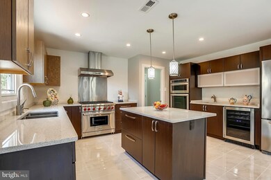 2118 Robin Way Ct, Vienna, VA 22182 - photo 2