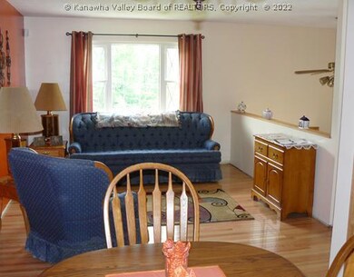 219 Pine Cir, Dunbar, WV 25064 - photo 2