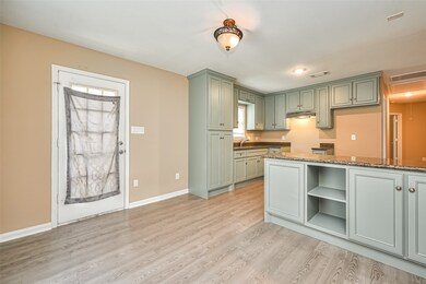 1412 Caplin St unit 1/2, Houston, TX 77022 - photo 4