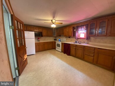 16 Central Ave, Petersburg, WV 26847 - photo 6