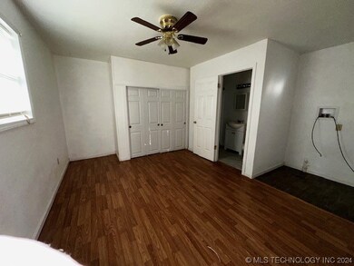1302 E 1st St, Sulphur, OK 73086 - photo 3