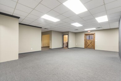 Commercial w/ Apartment Reeds Spring