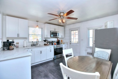 545 Old Stratfield Rd, Fairfield, CT 06825 - photo 3