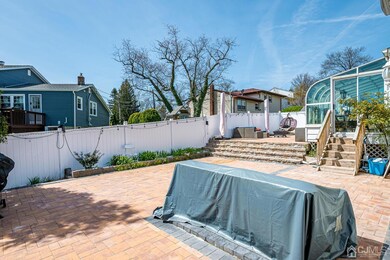 795 Chalet Dr, Woodbridge, NJ 07095 - photo 6