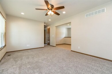 1666 9th St NW, Cedar Rapids, IA 52405 - photo 7