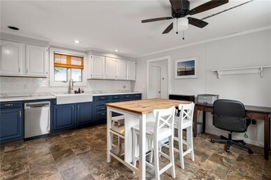 16 Pearse Ave unit 2, Bristol, RI 02809 - photo 5