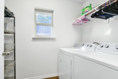 202 Candlewood Cir, Gainesville, TX 76240 - photo 6