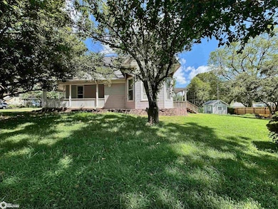 208 W Summit Ave, Shenandoah, IA 51601 - photo 2