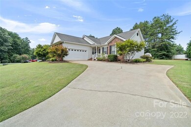 5047 Wild Wing Dr, Gastonia, NC 28052 - photo 2