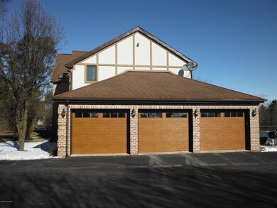 2220 St Andrews Ln, Stroudsburg, PA 18360 - photo 6