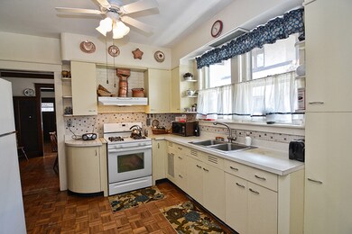 1020 N Spring St, Elgin, IL 60120 - photo 6