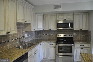 3115 Buccaneer Ct unit 202, Fairfax, VA 22031 - photo 2