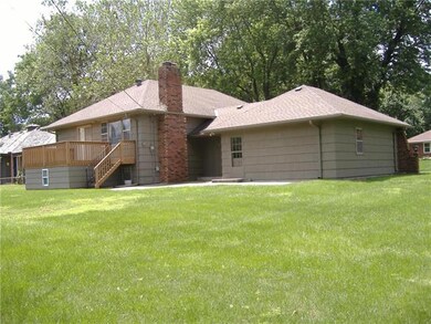 904 NW 10th St, Blue Springs, MO 64015 - photo 2
