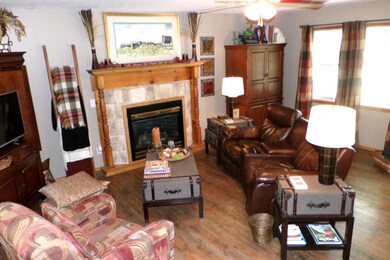 Living Room 4