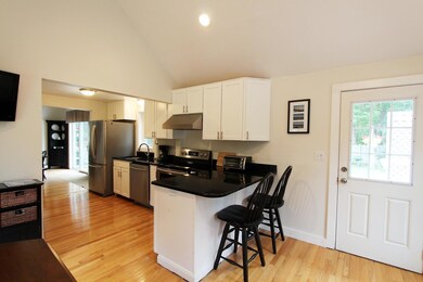 Eat-In Kitchen